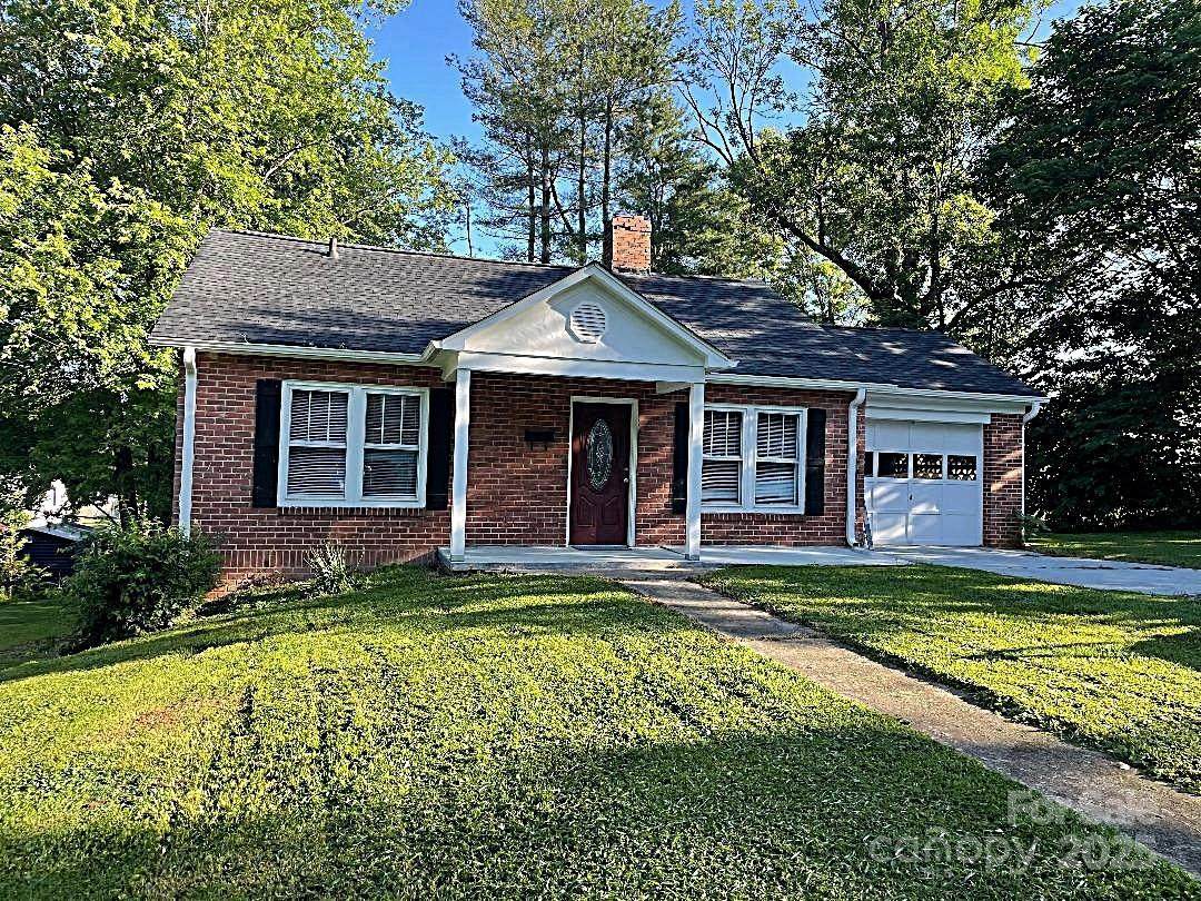 102 Garden Place - Photo 1