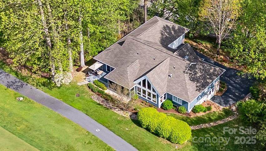 118 Broadmoor Drive - Photo 1