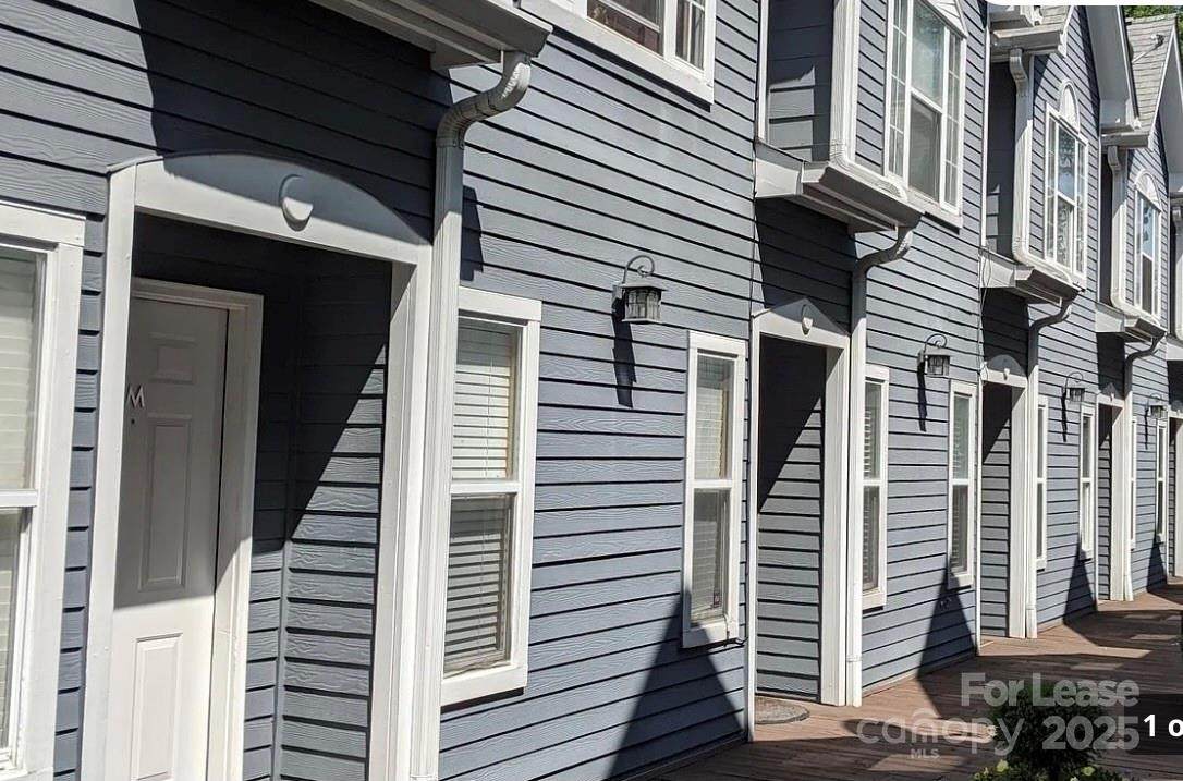 508 Graham Street - Photo 1