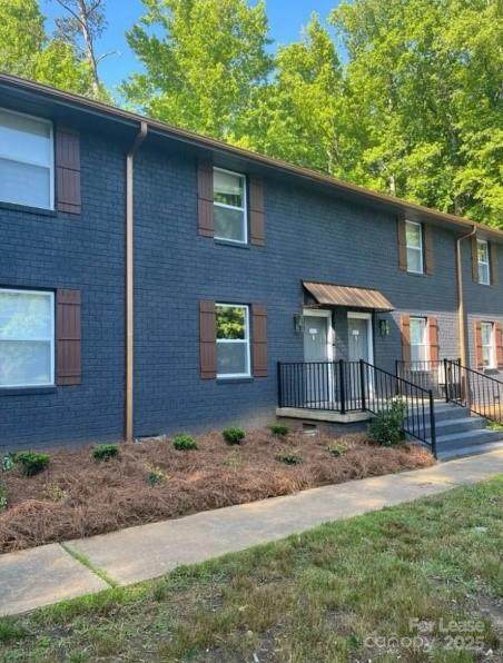 1497 Sherwood Drive - Photo 1