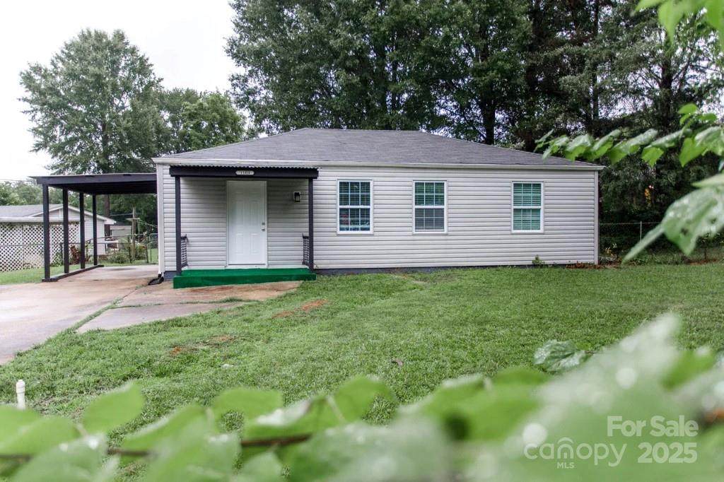 1103 Amelia Avenue - Photo 1