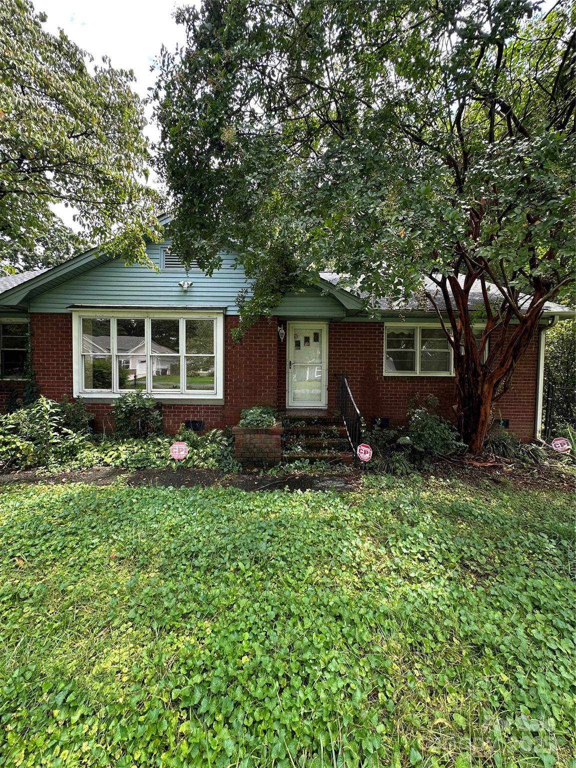 5306 Wales Street - Photo 1