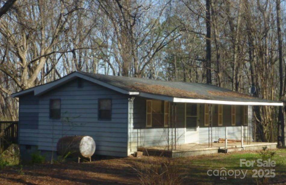 215 Pinchback Avenue - Photo 1