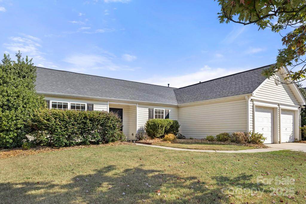 1010 Glen Hollow Drive - Photo 1