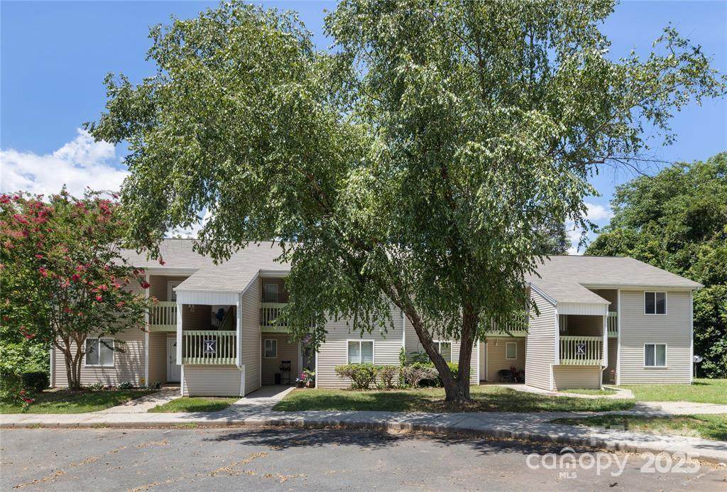 1596 Eagles Place - Photo 1