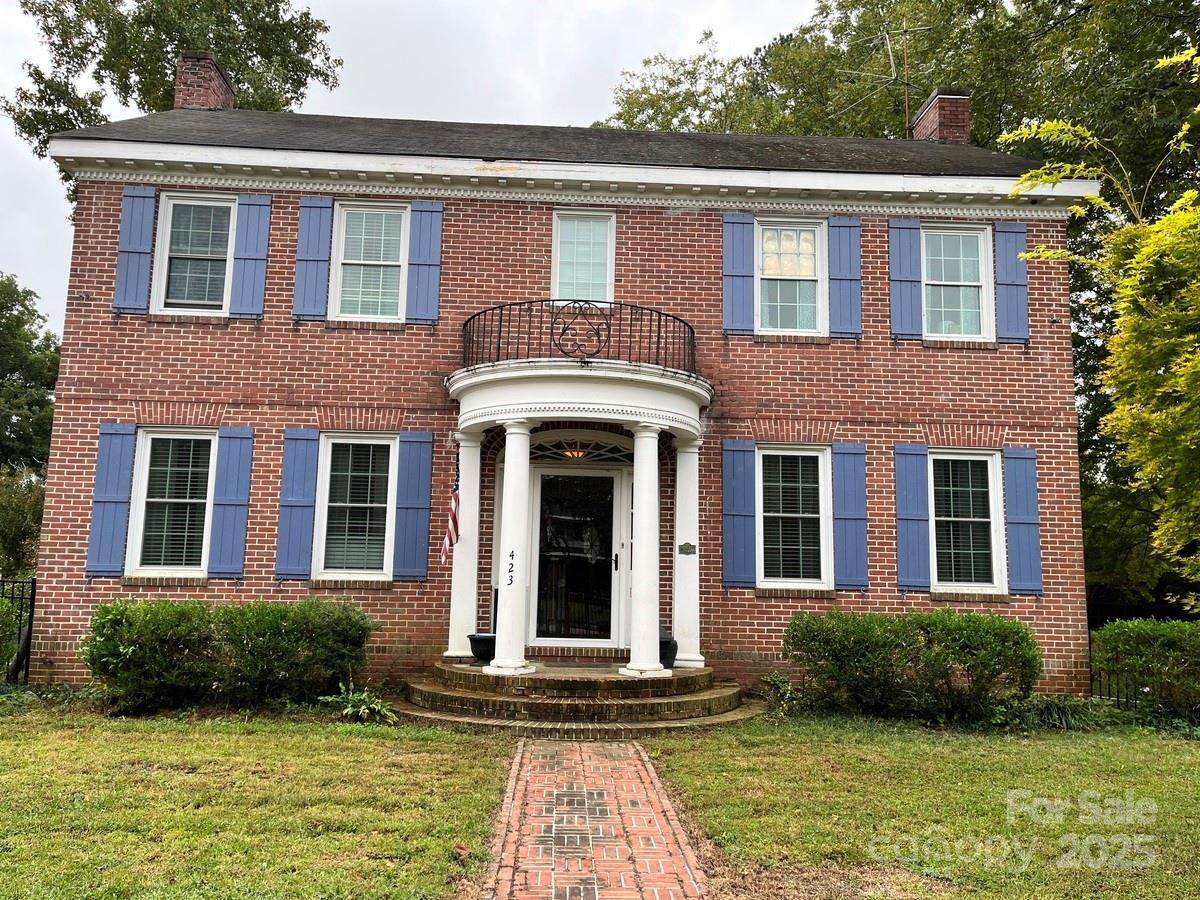 423 Main Street - Photo 1