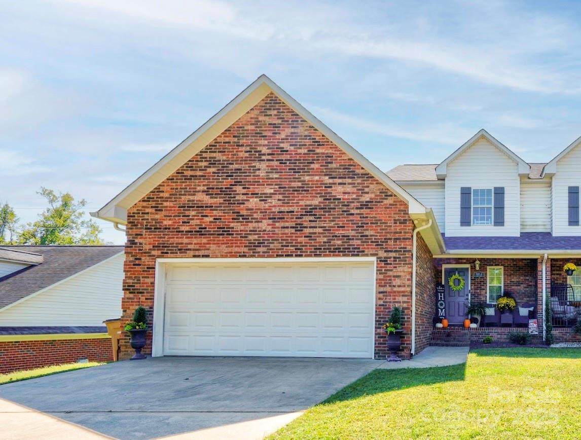 905A Linney Lane - Photo 1