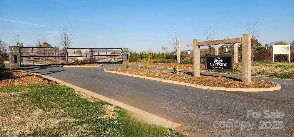 2478 Jumping Run - Photo 1