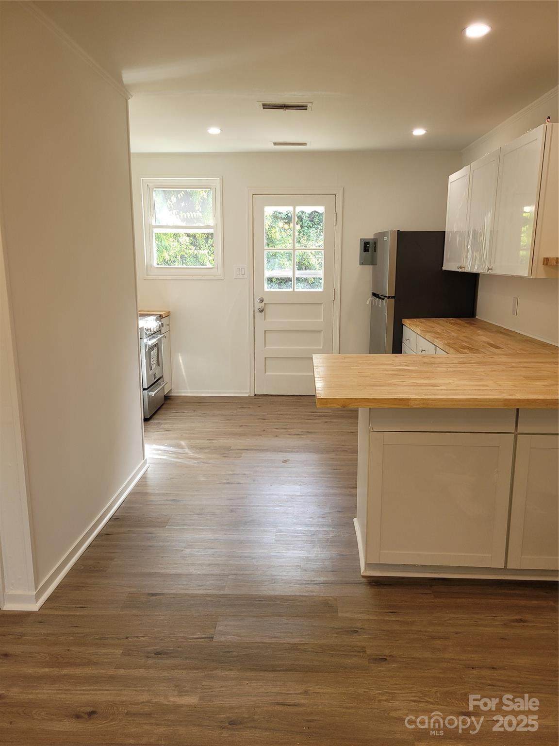 502 Overlook Street - Photo 1