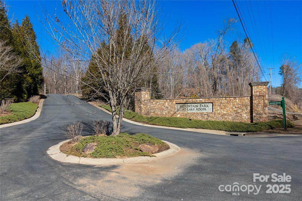 26 Mountain Parkway - Photo 1