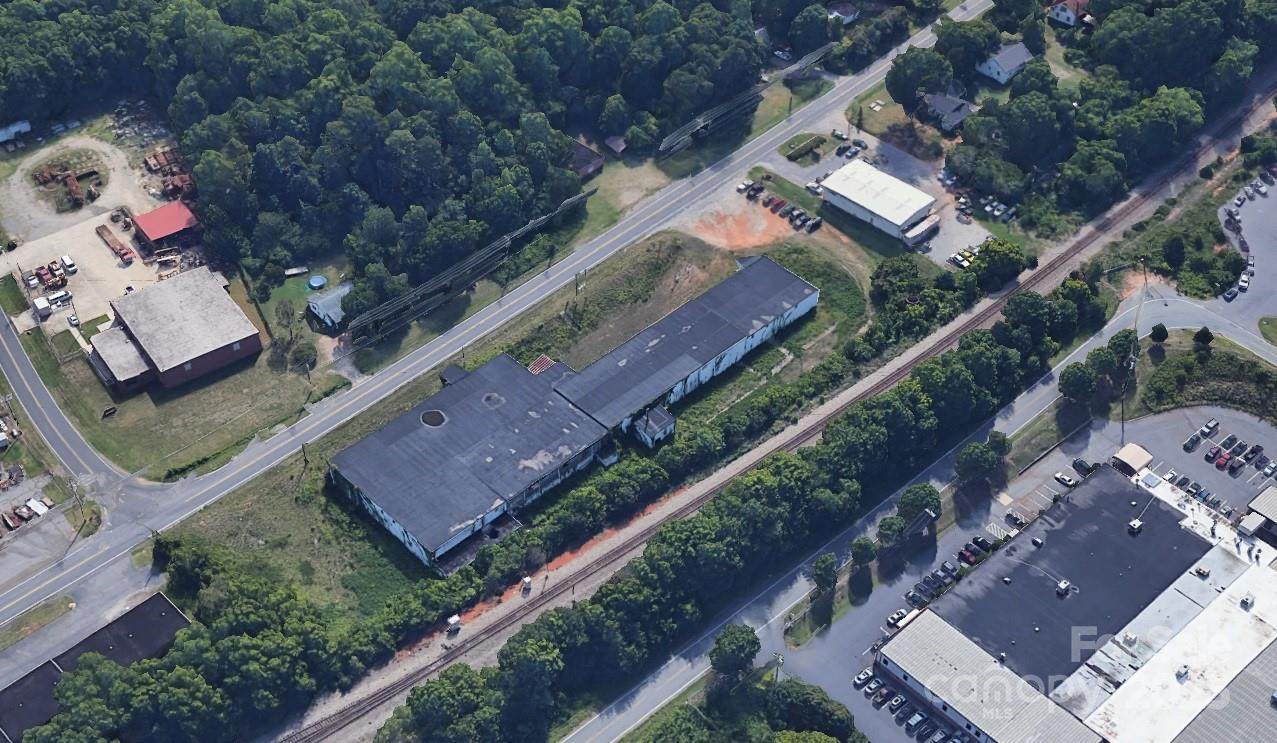 3320 Highland Avenue - Photo 1