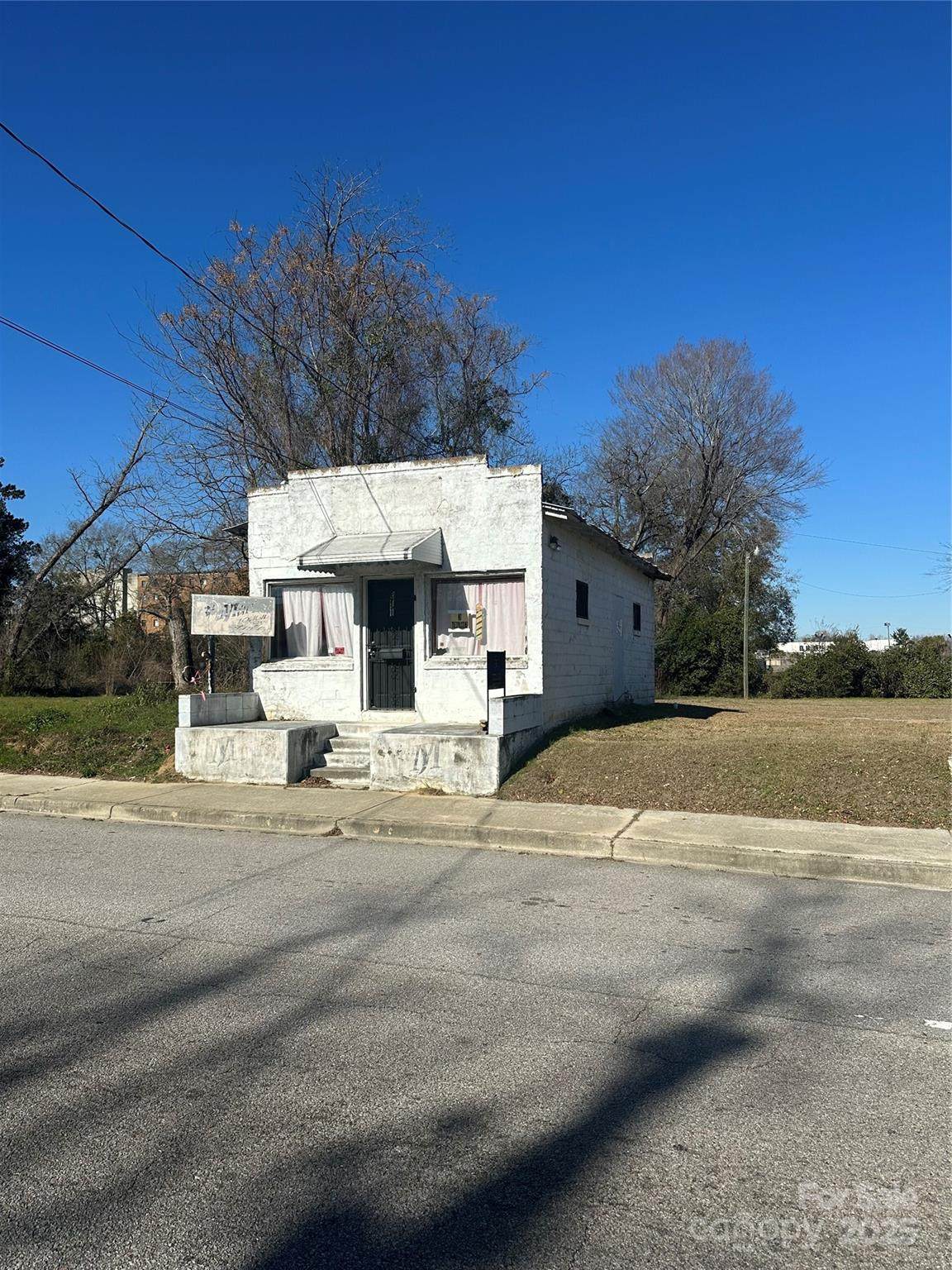 1211 Russell Street - Photo 1