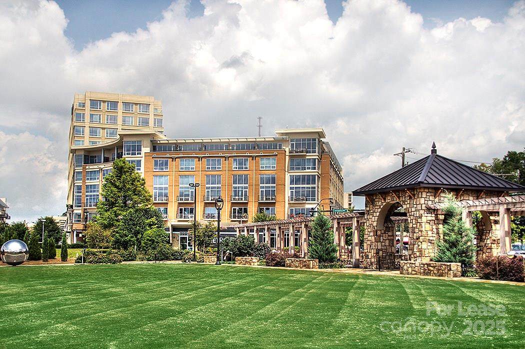 1133 Metropolitan Avenue - Photo 1