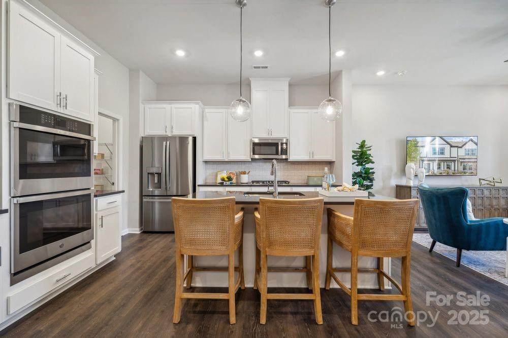 5513 Wolfpack Alley - Photo 1