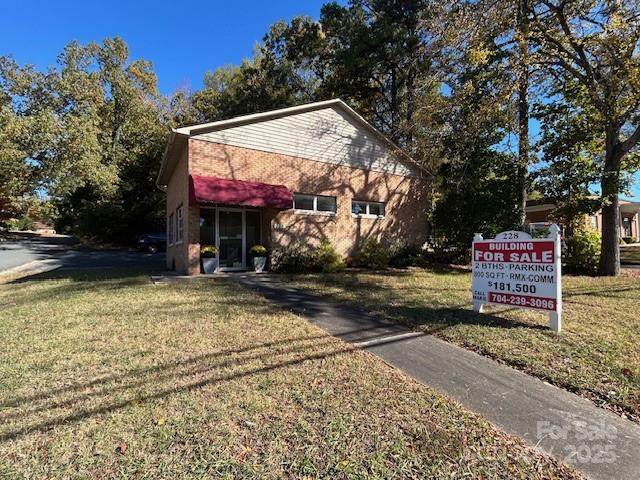 228 Statesville Boulevard - Photo 1