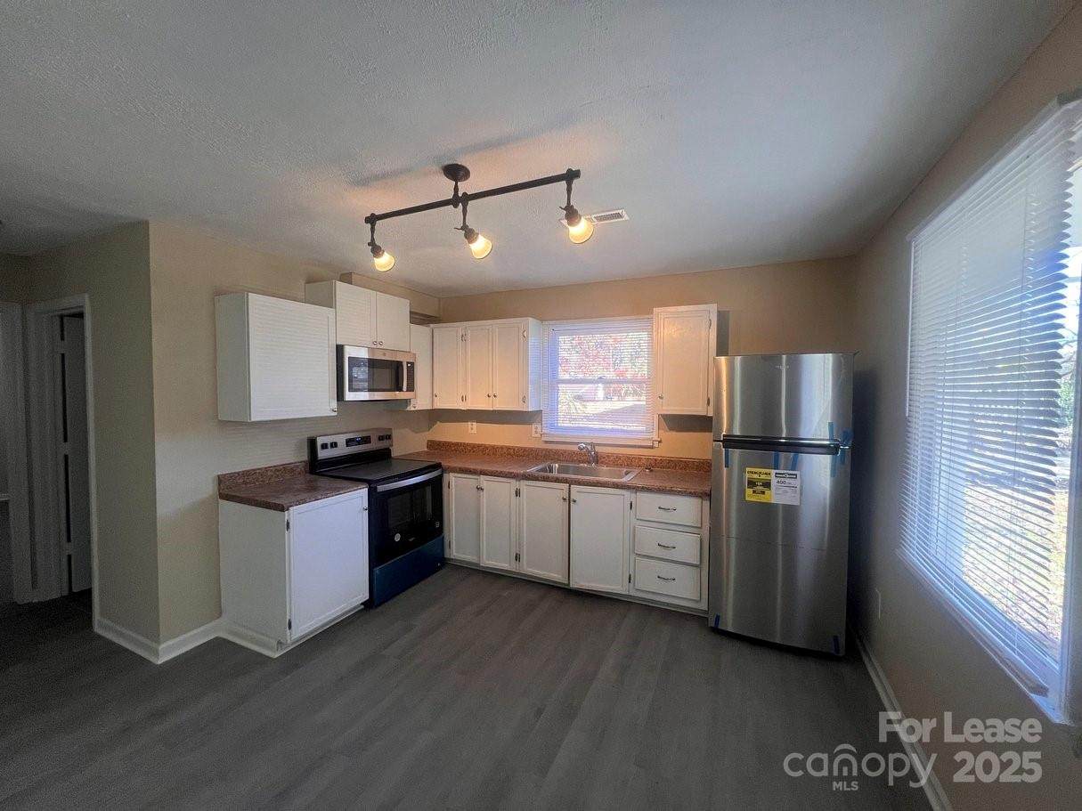 144 Mountain View Road - Photo 1