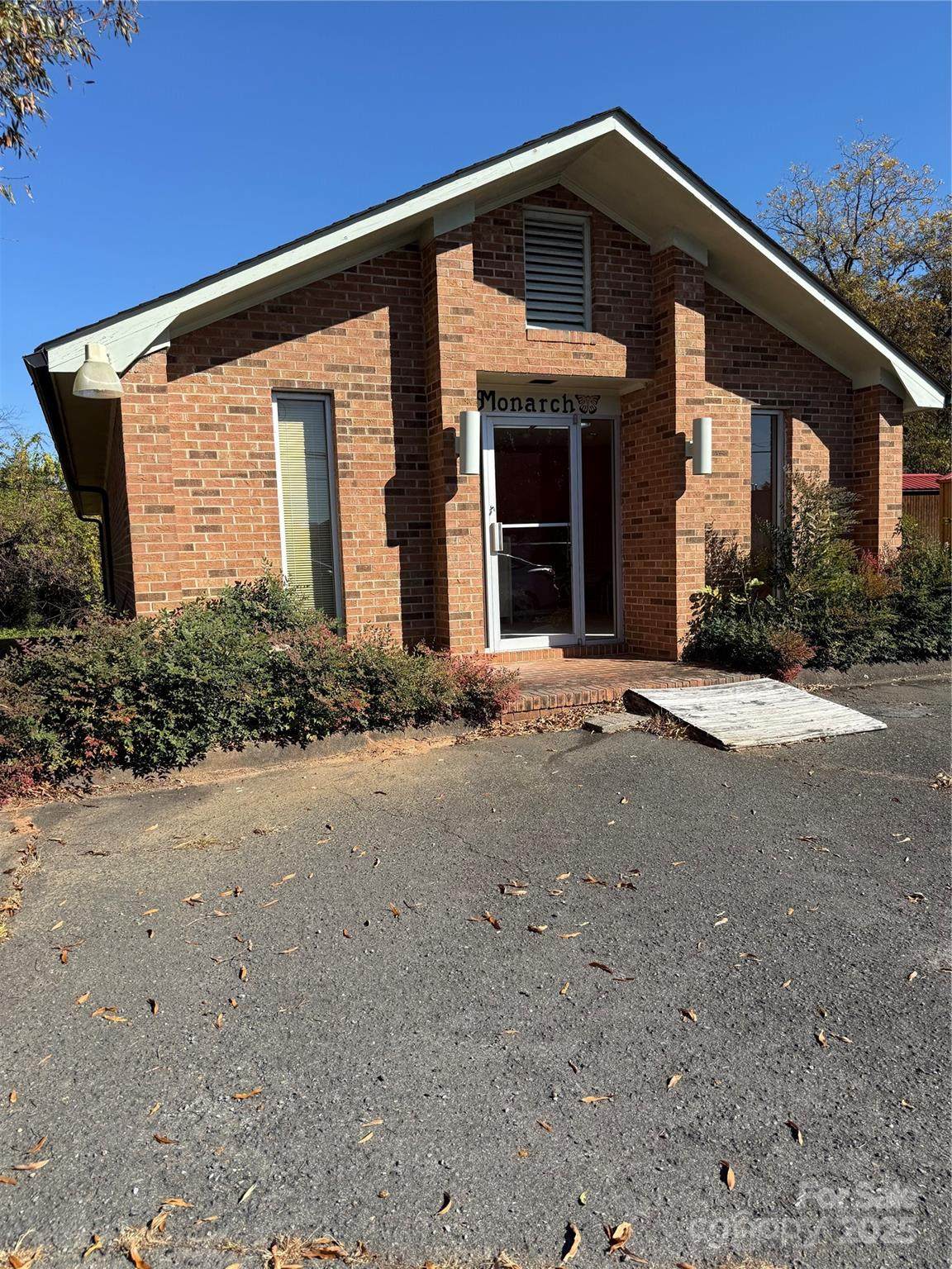 556 Newell Street - Photo 1