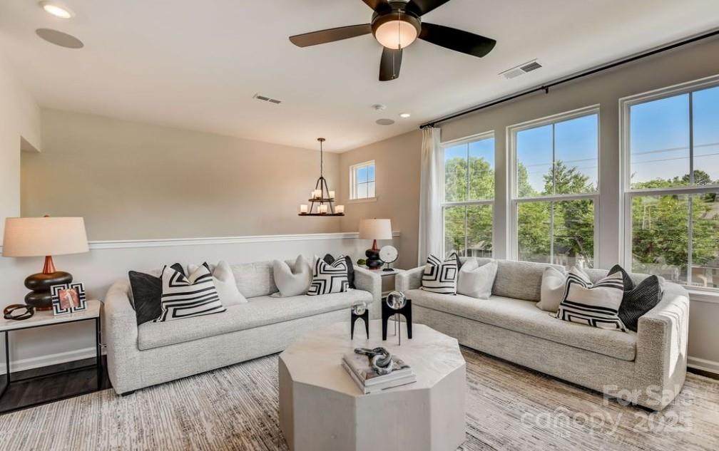 561 Silver Star Boulevard - Photo 1