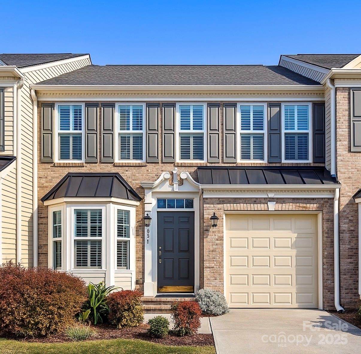 318 Shingleoak Drive - Photo 1