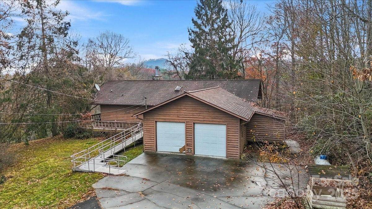 221 Mary King Mountain Drive - Photo 1