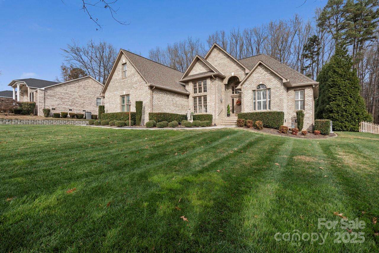 122 Stone Ridge Drive - Photo 1