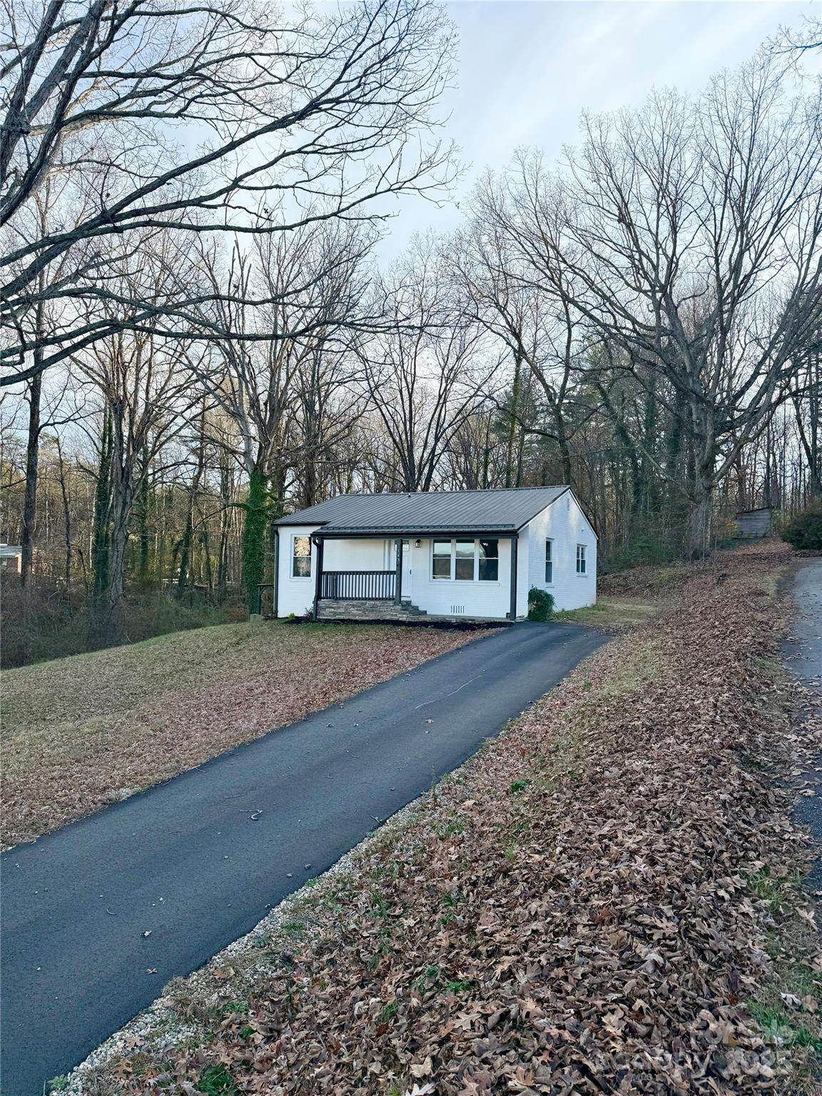 343 Shasta Lane - Photo 1