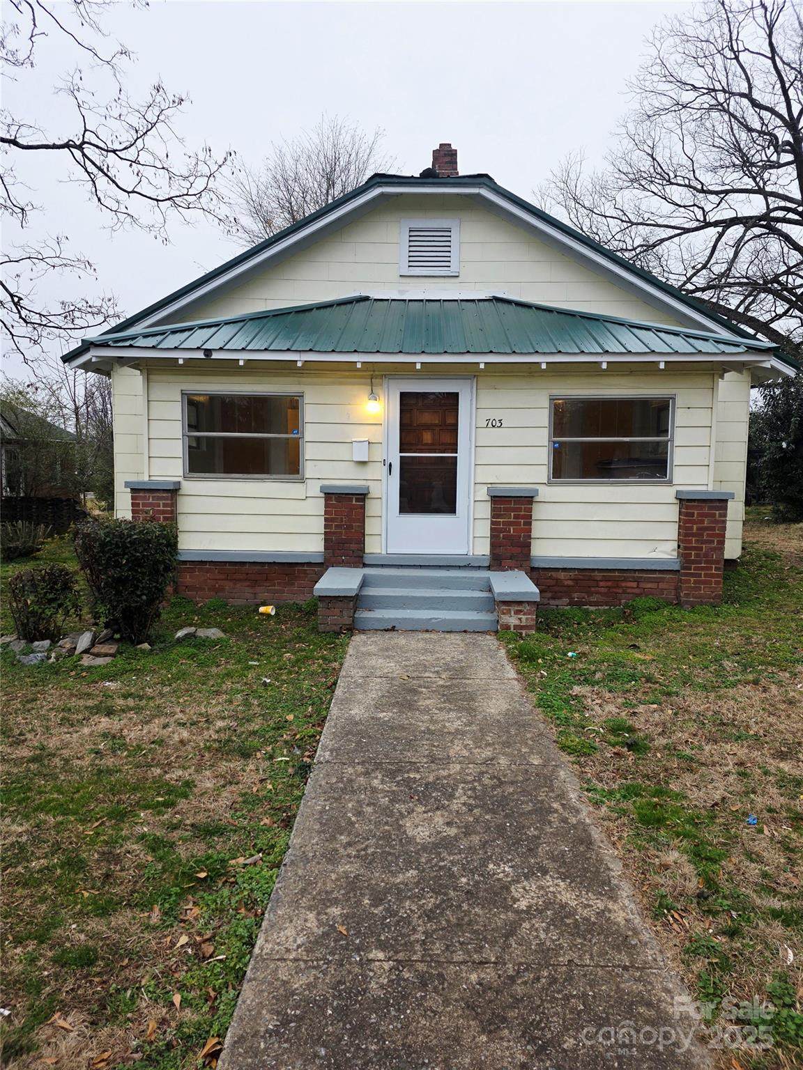 703 Buffalo Street - Photo 1