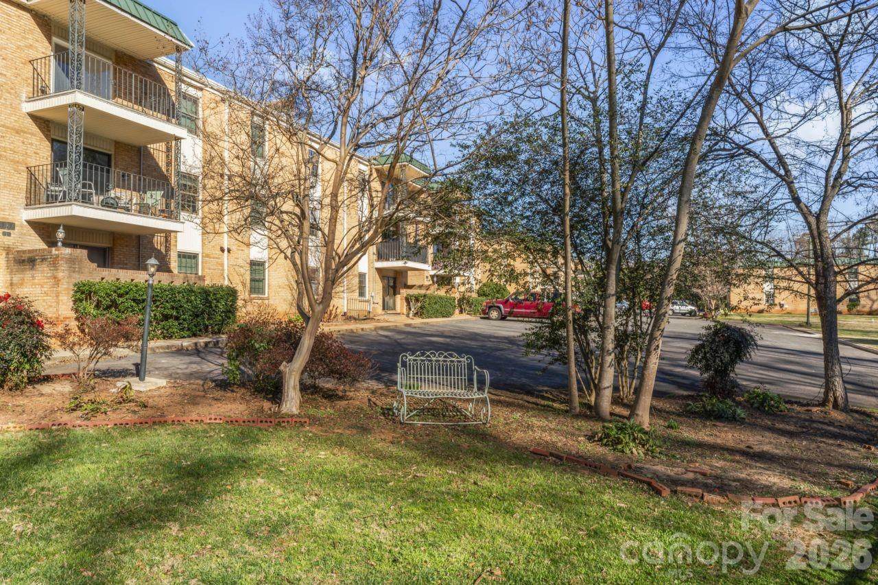 4747 Hedgemore Drive - Photo 1