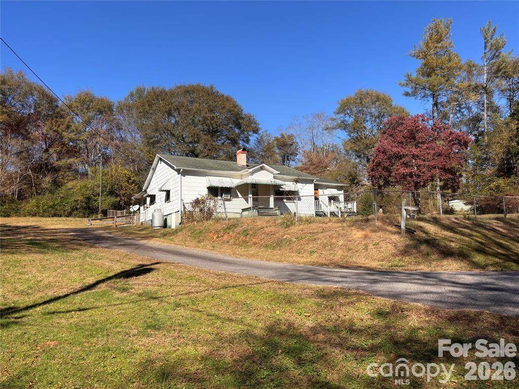 206 Railroad Street - Photo 1