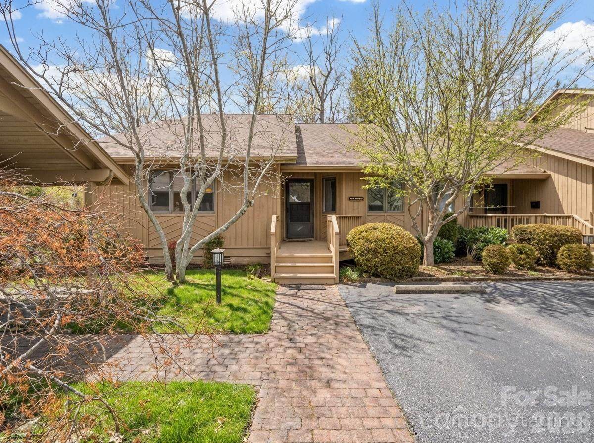 605 Red Oak Drive - Photo 1