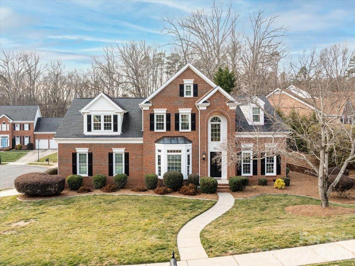 425 Clairview Lane - Photo 1