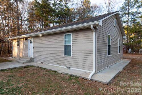 138 Pacific Drive - Photo 1