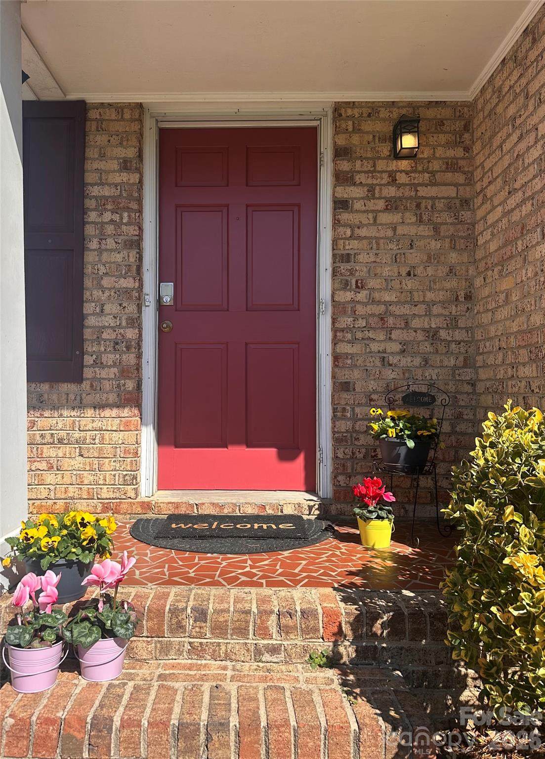 8004 Idlewild Road - Photo 1