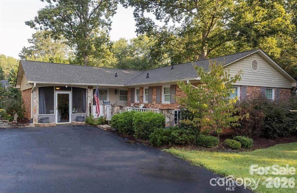 211 General Stonewall Jackson Drive - Photo 1