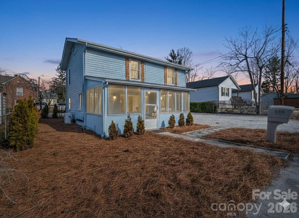 609 Edgewood Avenue - Photo 1