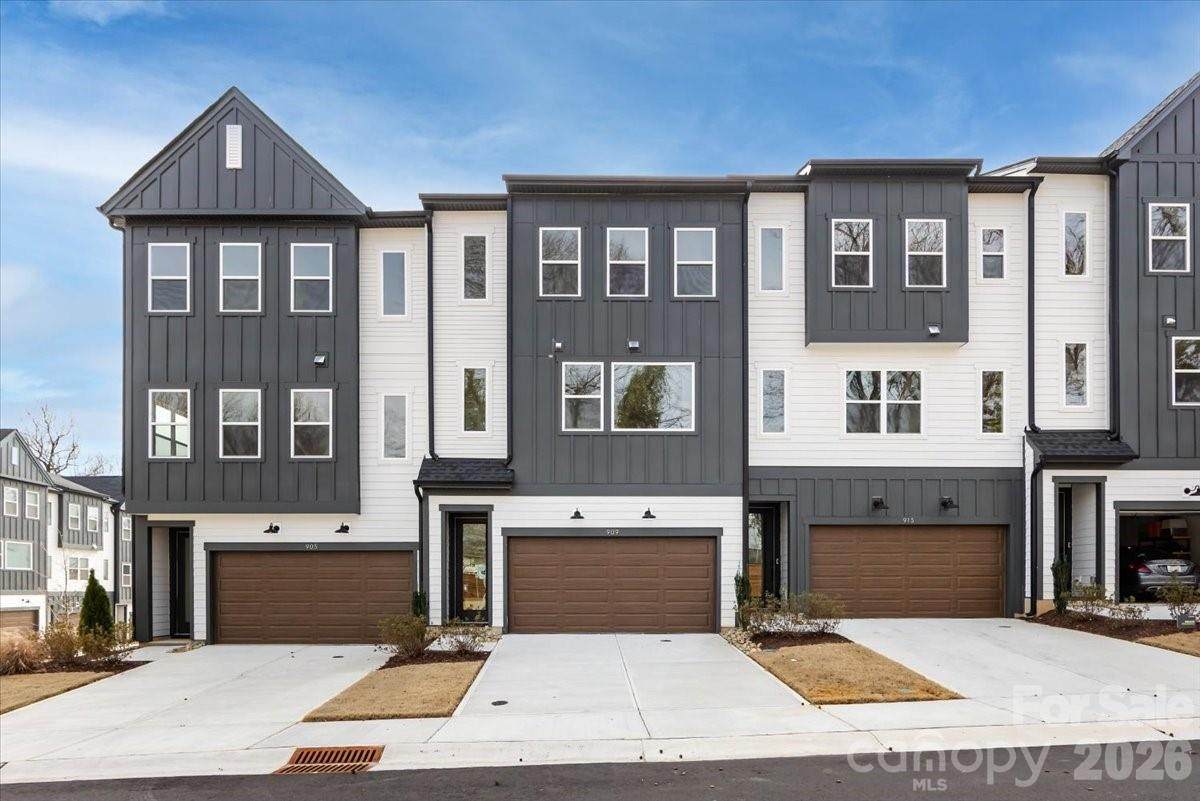 909 Archway Lane - Photo 1
