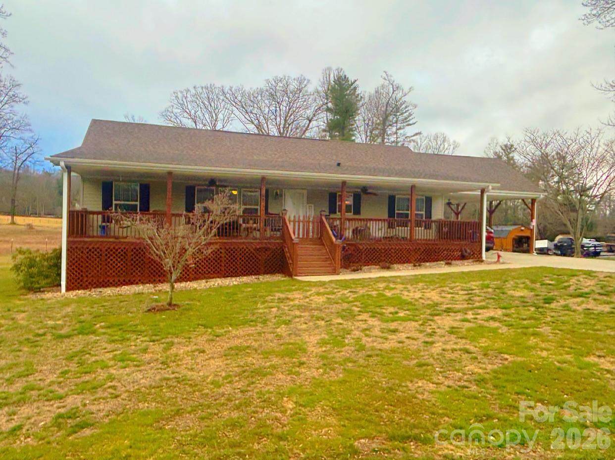 124 Hood Heights - Photo 1