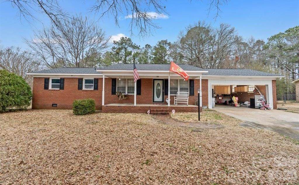 2694 Pineview Drive - Photo 1