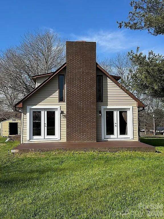 807 Orchard Street - Photo 1