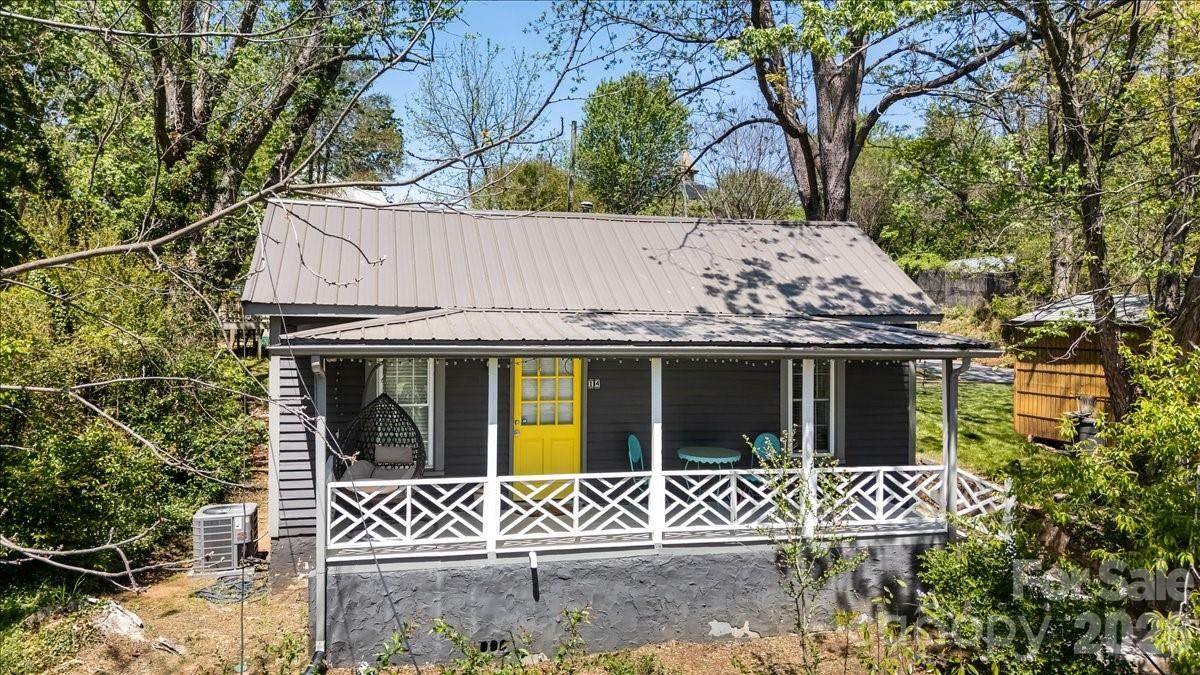 14 Woodrow Avenue - Photo 1