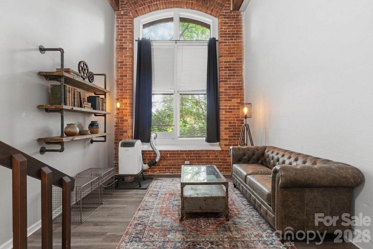 201 Hoskins Road - Photo 1