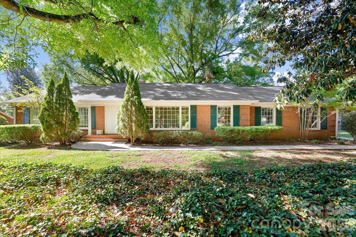 415 Princeton Drive - Photo 1