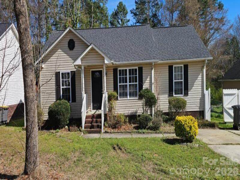 615 Flicker Street - Photo 1