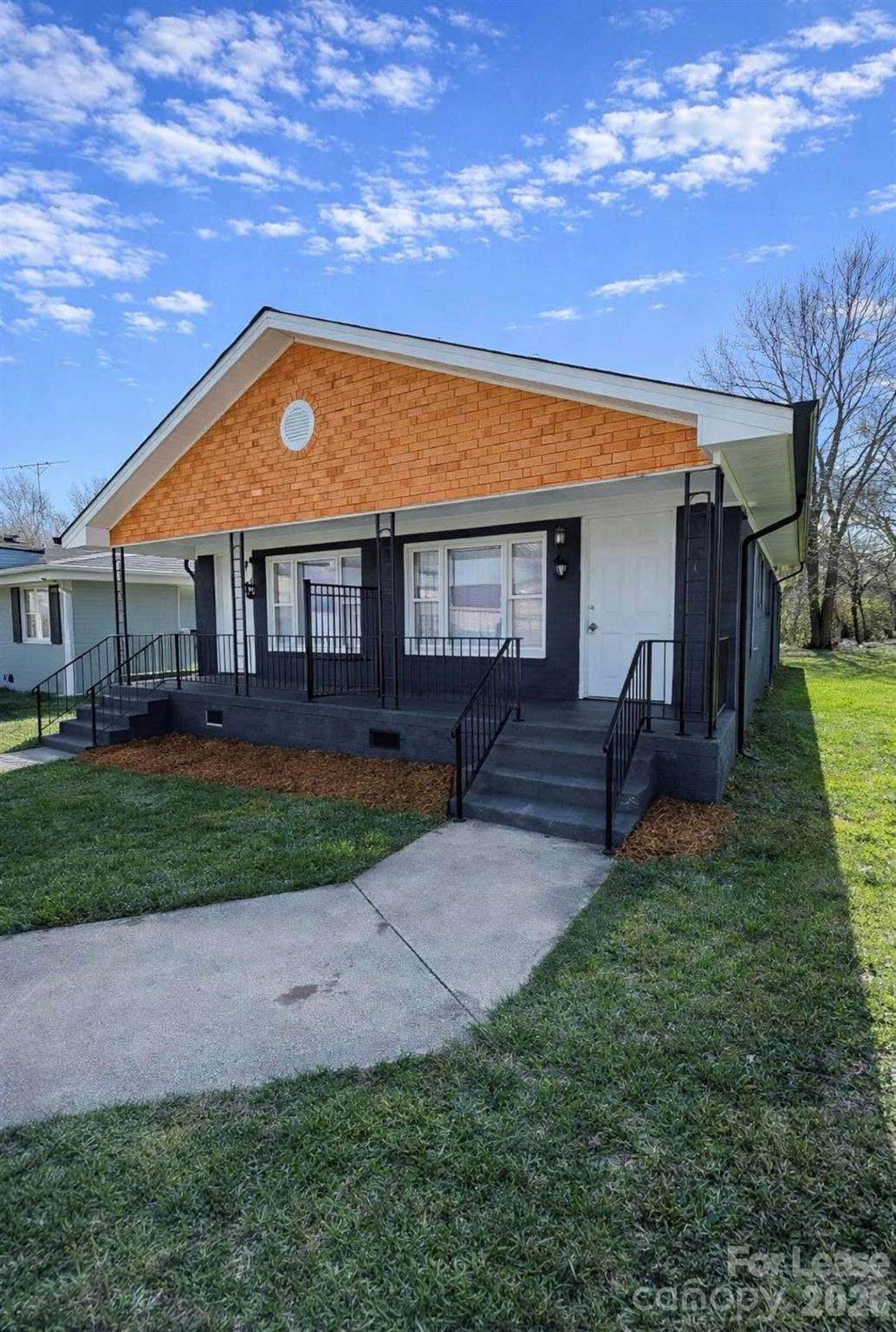 1417 Bank Street - Photo 1