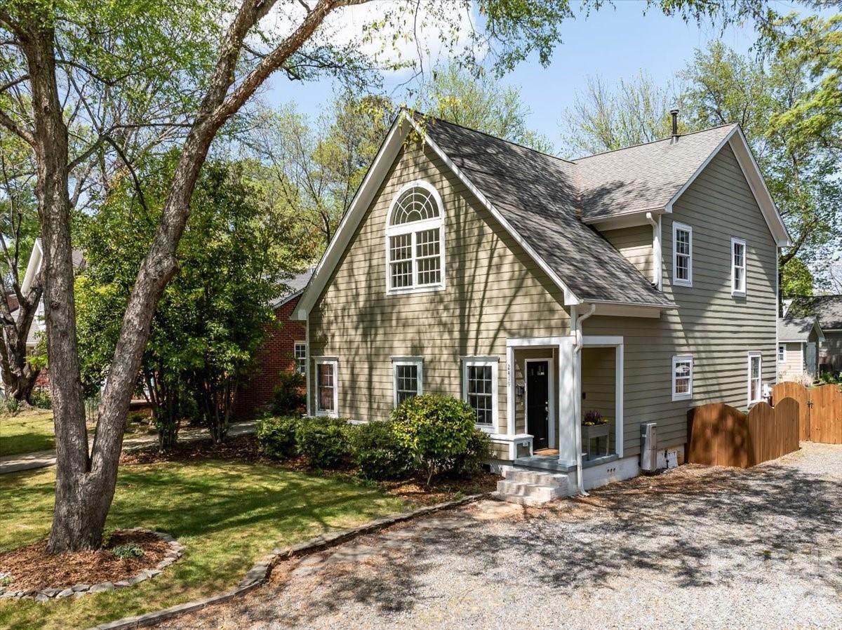 2419 Chesterfield Avenue - Photo 1