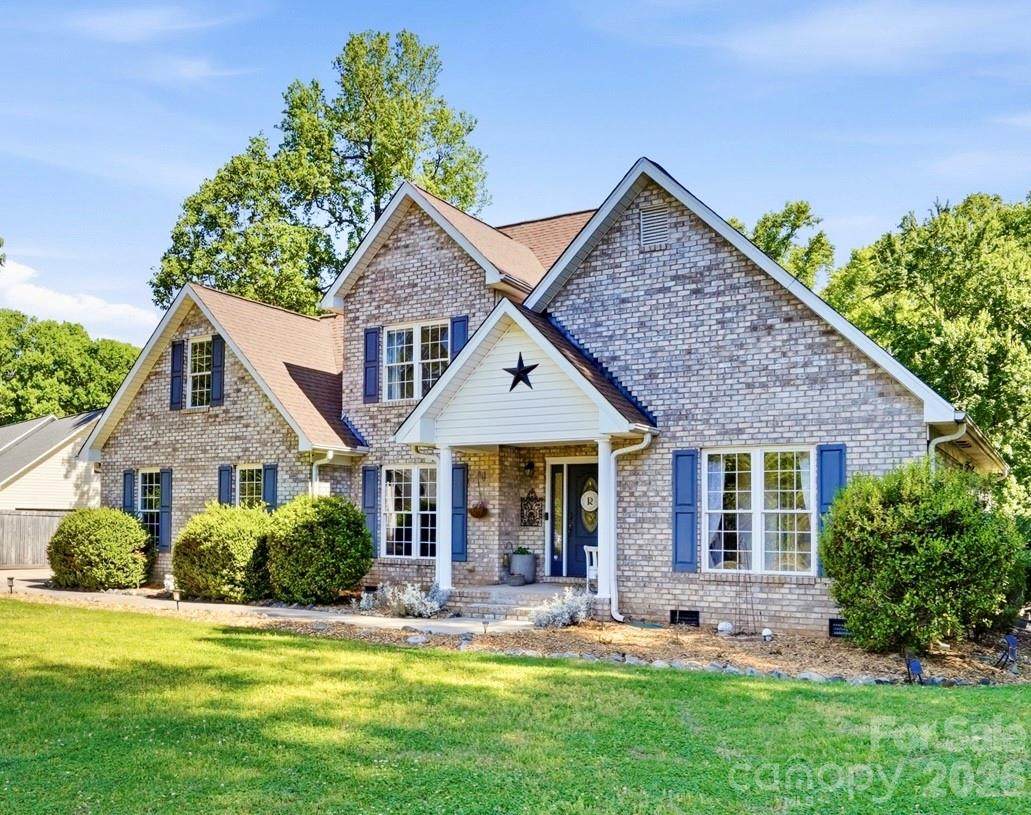 104 Ardmore Place - Photo 1