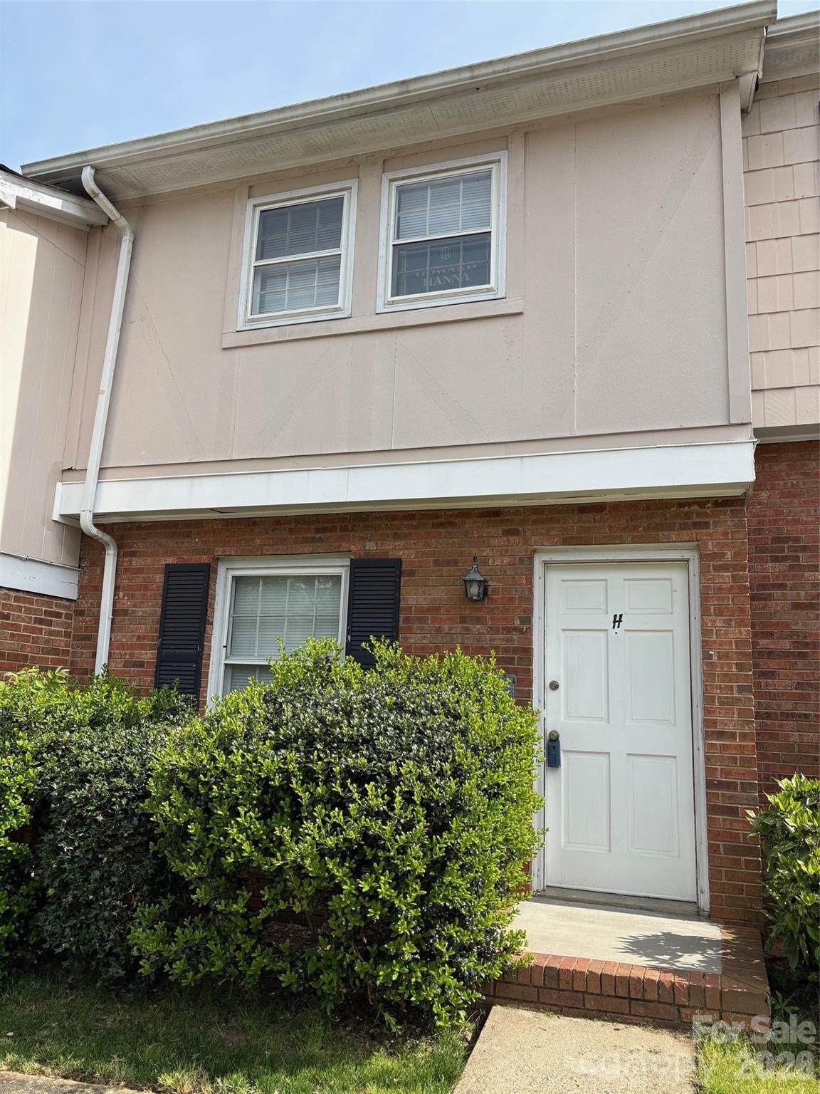 1786 Ebenezer Road - Photo 1