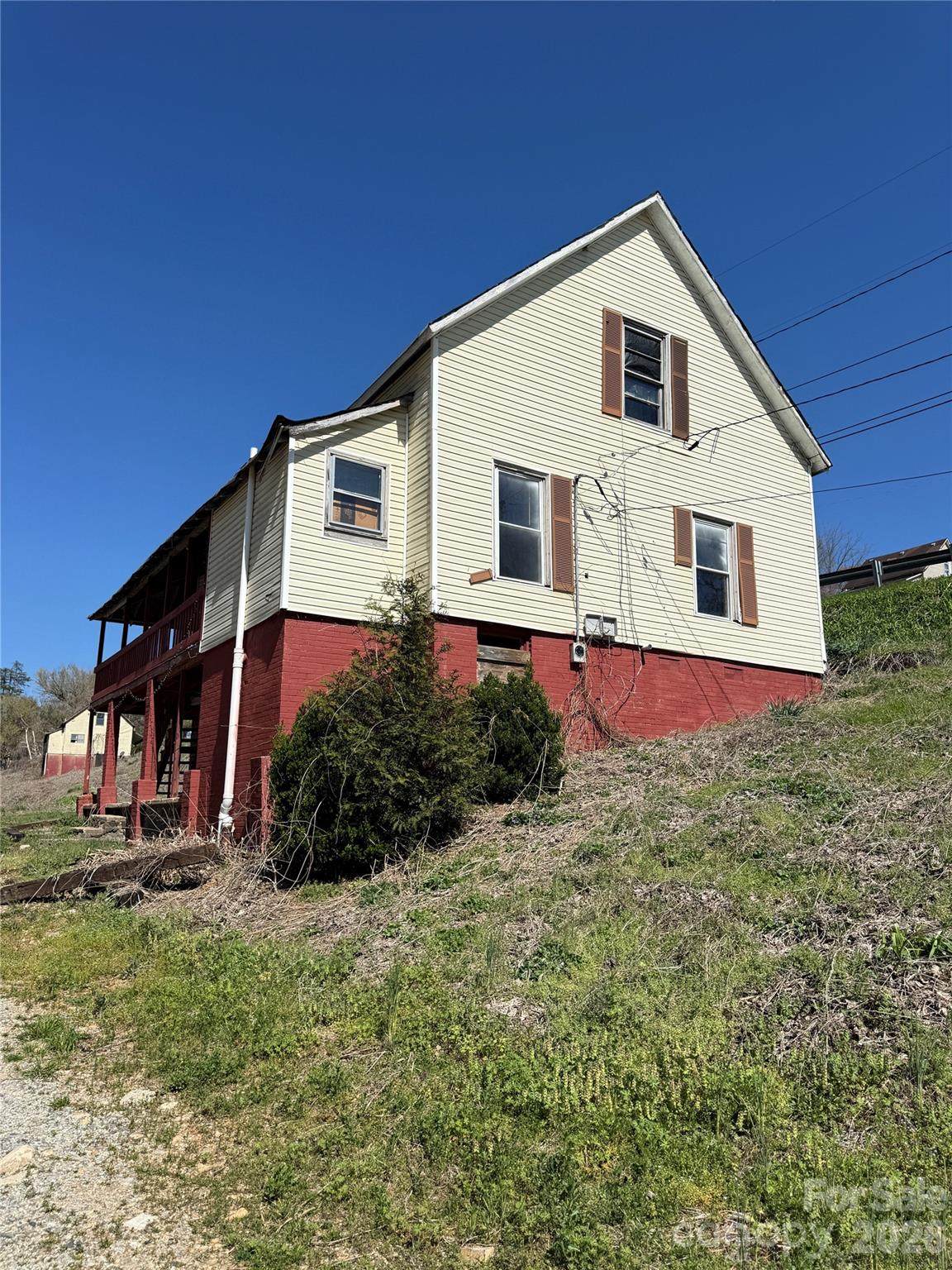 100 Hickory Street - Photo 1
