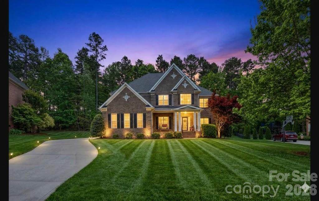 807 Crown Vista Court - Photo 1