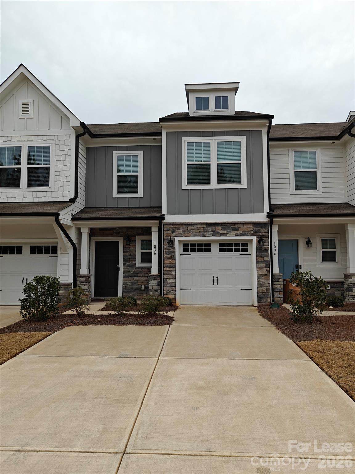 1036 Pickering Place - Photo 1